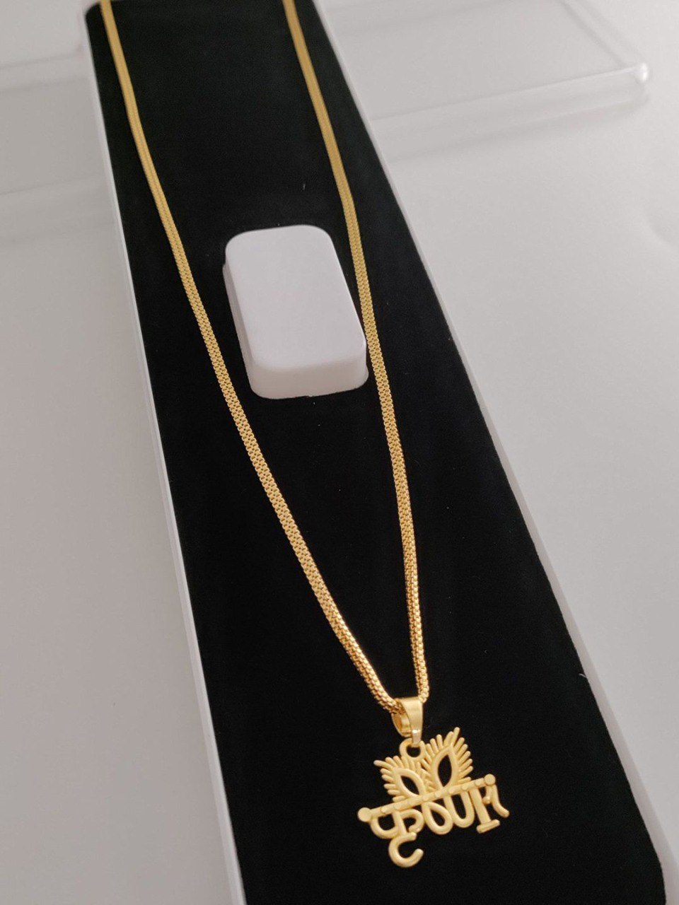 Elegant Heart Glow Gold Necklace