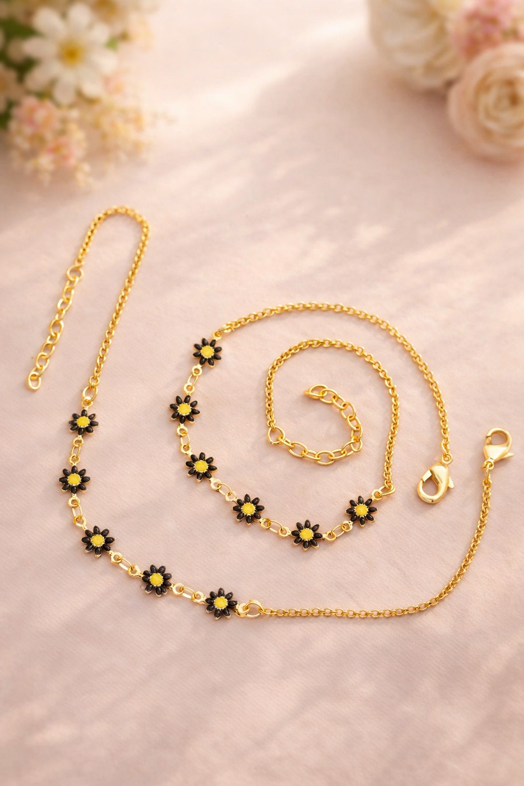 Elegant Daisy Link Anklet