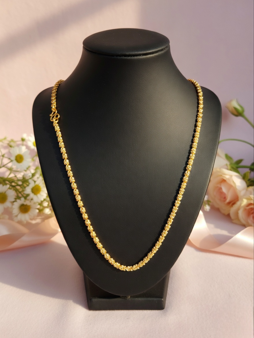 Minimal Luxe Heart Pendant Necklace