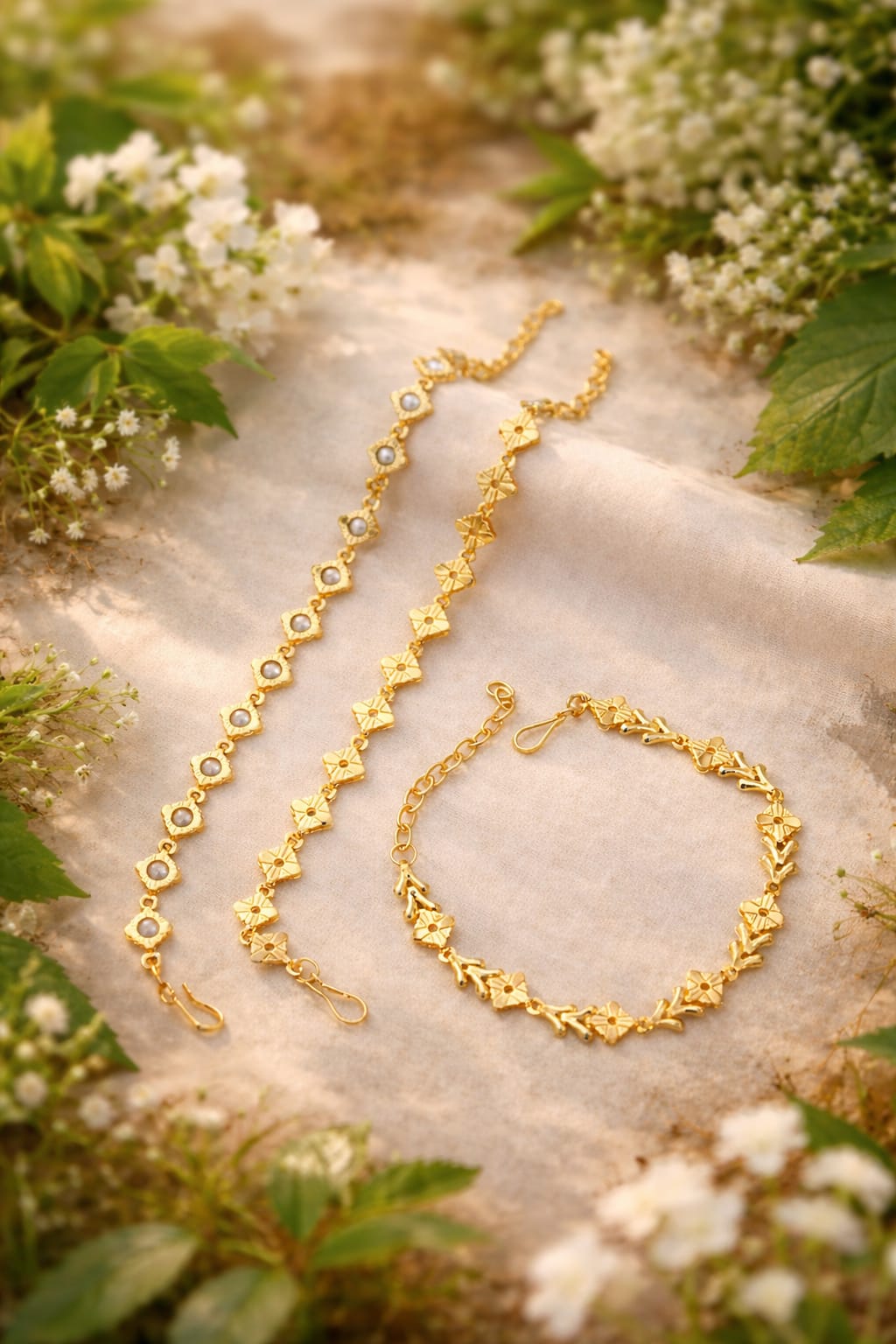 Sophisticated Gold Bracelet with Stone Highlights